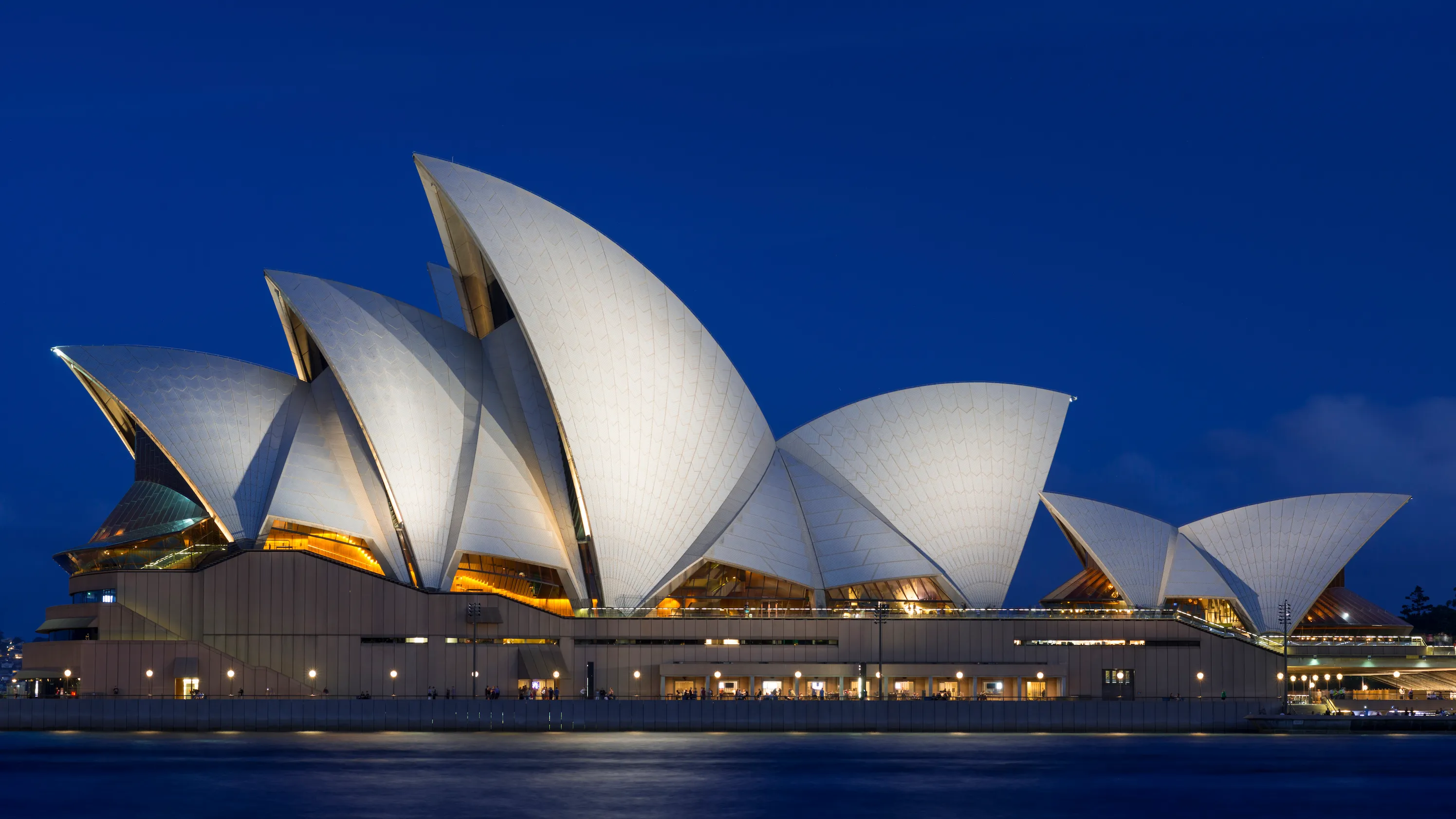  the Sydney Opera House's roof consist of segmented parabolas